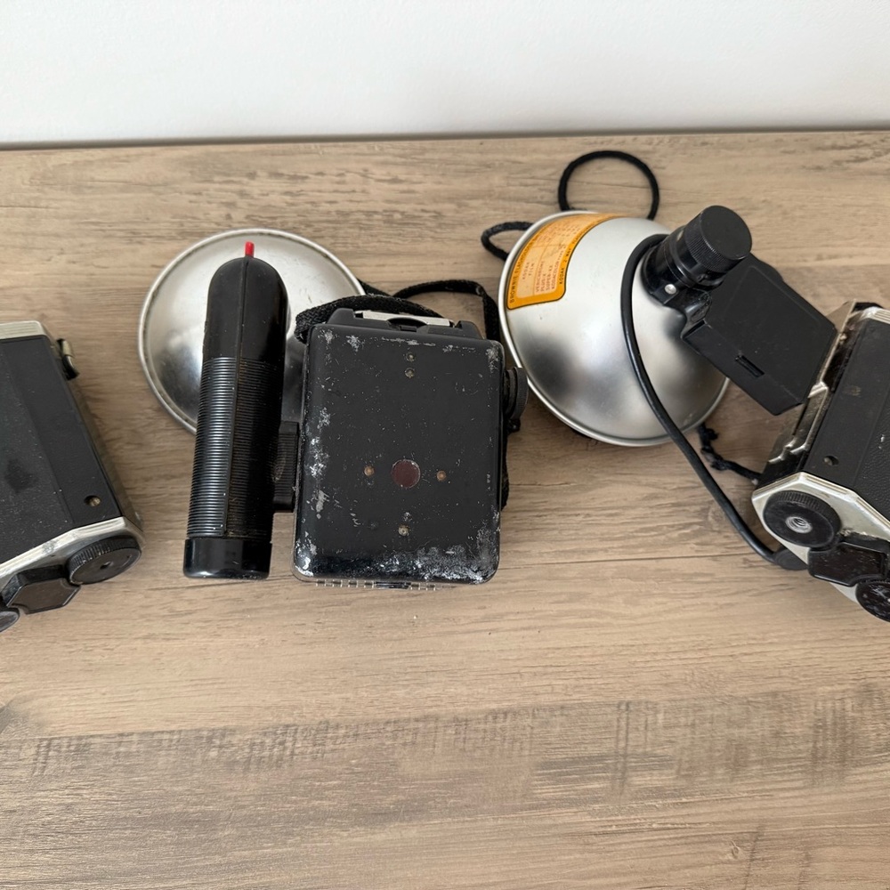 3 Vintage Cameras UNTESTED - Picture 5 of 8